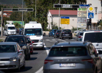 Zlatni brojevi koji pokazuju da je skinuta kilometraža, Hrvat: ‘Radije uzmi auto s 250.000’