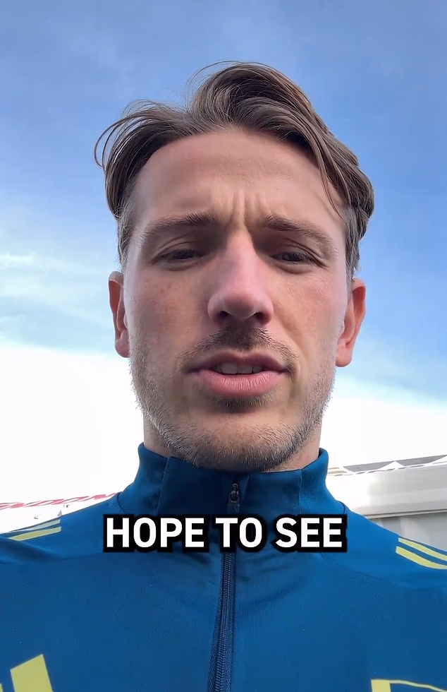 Zvijezda Fulhama poziva navijače da kupe ulaznice manje od 24 sata prije utakmice Premier lige – dok navijači napadaju po ‘glupim’ i ‘apsurdnim’ cijenama sa 105 funti za mjesto na novoj tribini