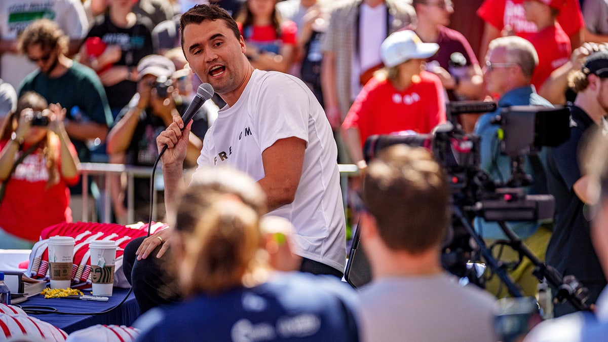 Charlie Kirk u kampusu Sveučilišta Utah Valley