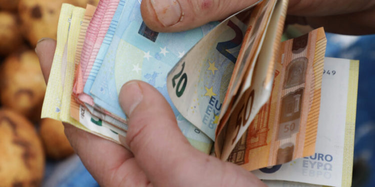 Hrvatima sljedeći tjedan stiže dodatan novac na račune: Na listi za isplatu je 145 tisuća ljudi