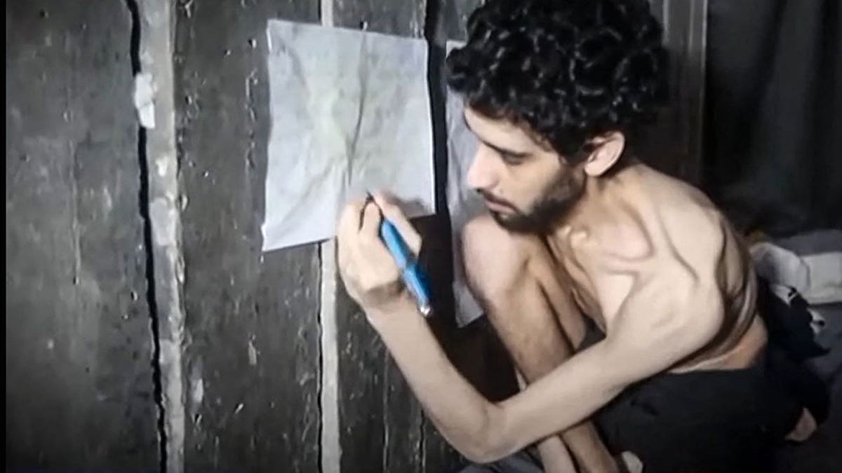 ScreenGrab prikazuje Evyatar David koji još uvijek drži Hamas.