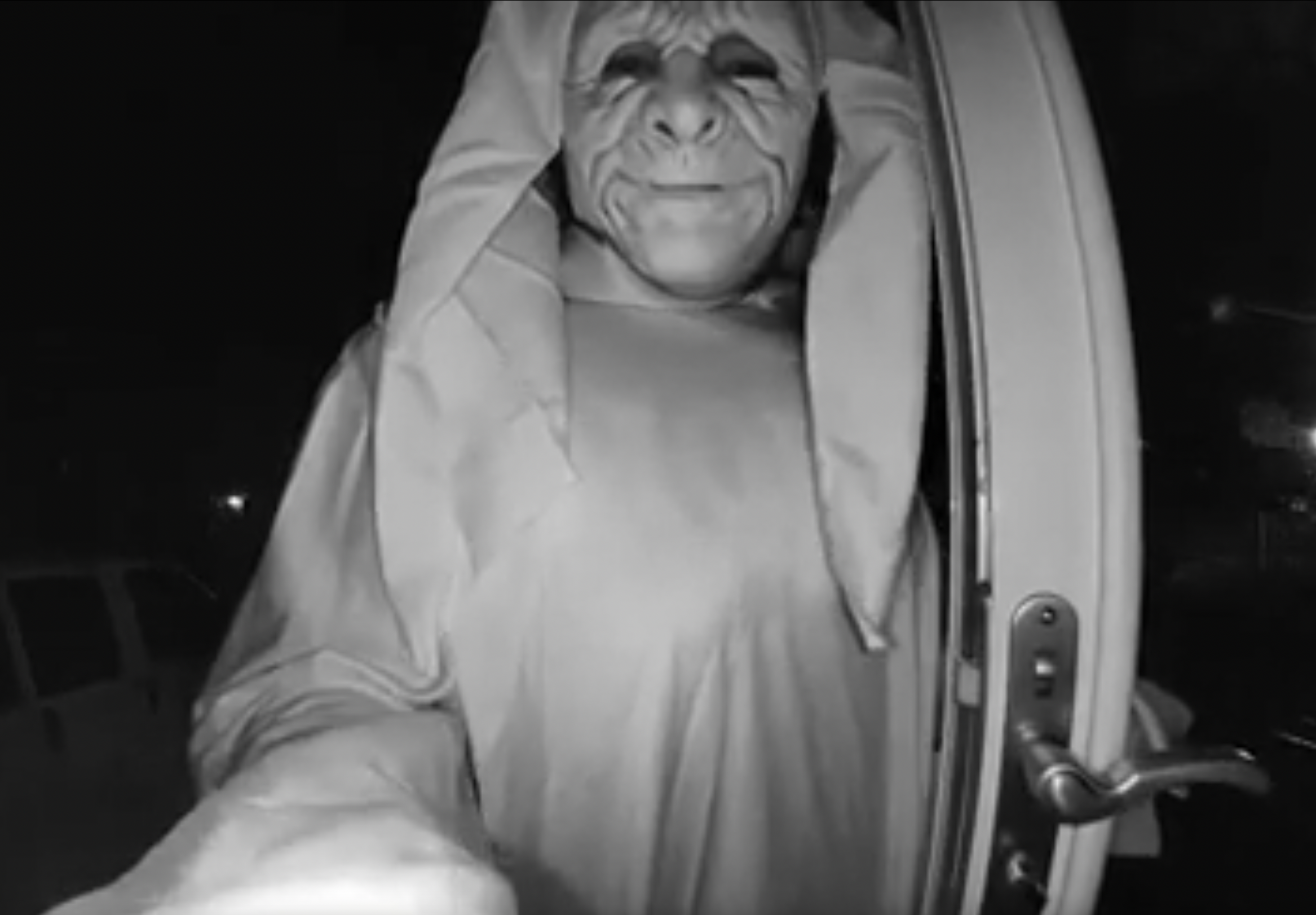 Čuje se kako trio prijeti na jezivim snimkama Ringove kamere