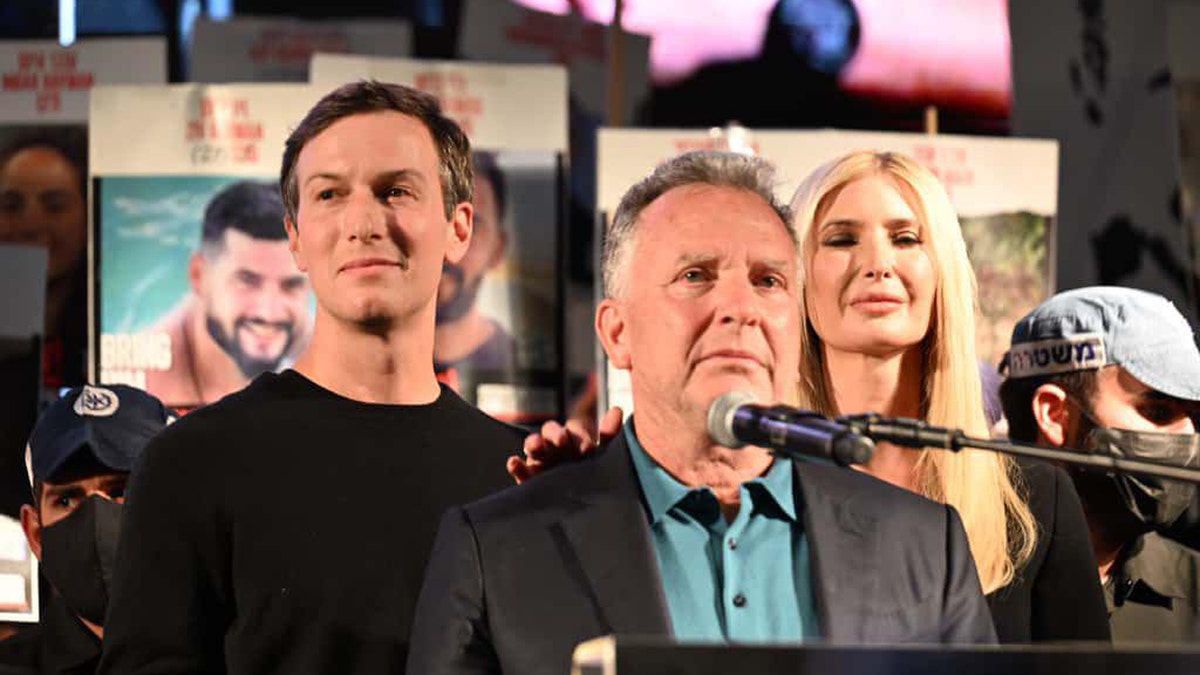 Steve Witkoff govori na skupu na Trgu talaca