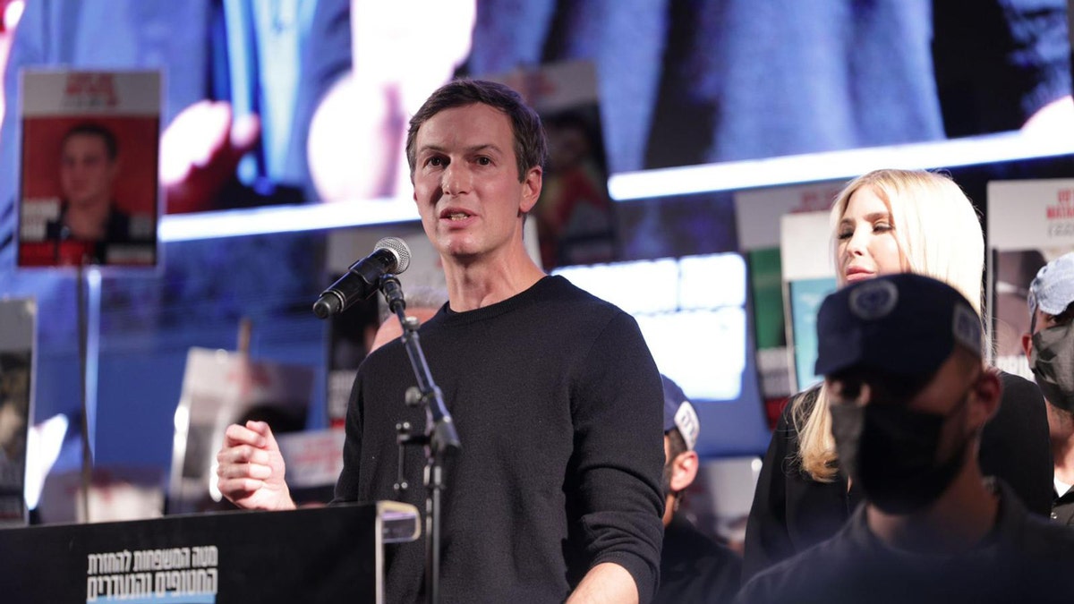 Jared Kushner govori na skupu na Trgu talaca