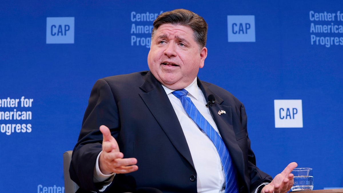 JB Pritzker daje primjedbe u DC -u