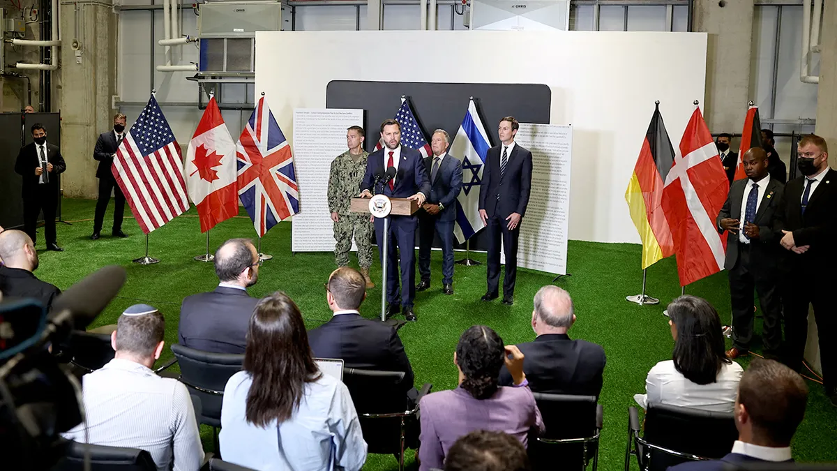 Potpredsjednik JD Vance razgovara s novinarima u Izraelu