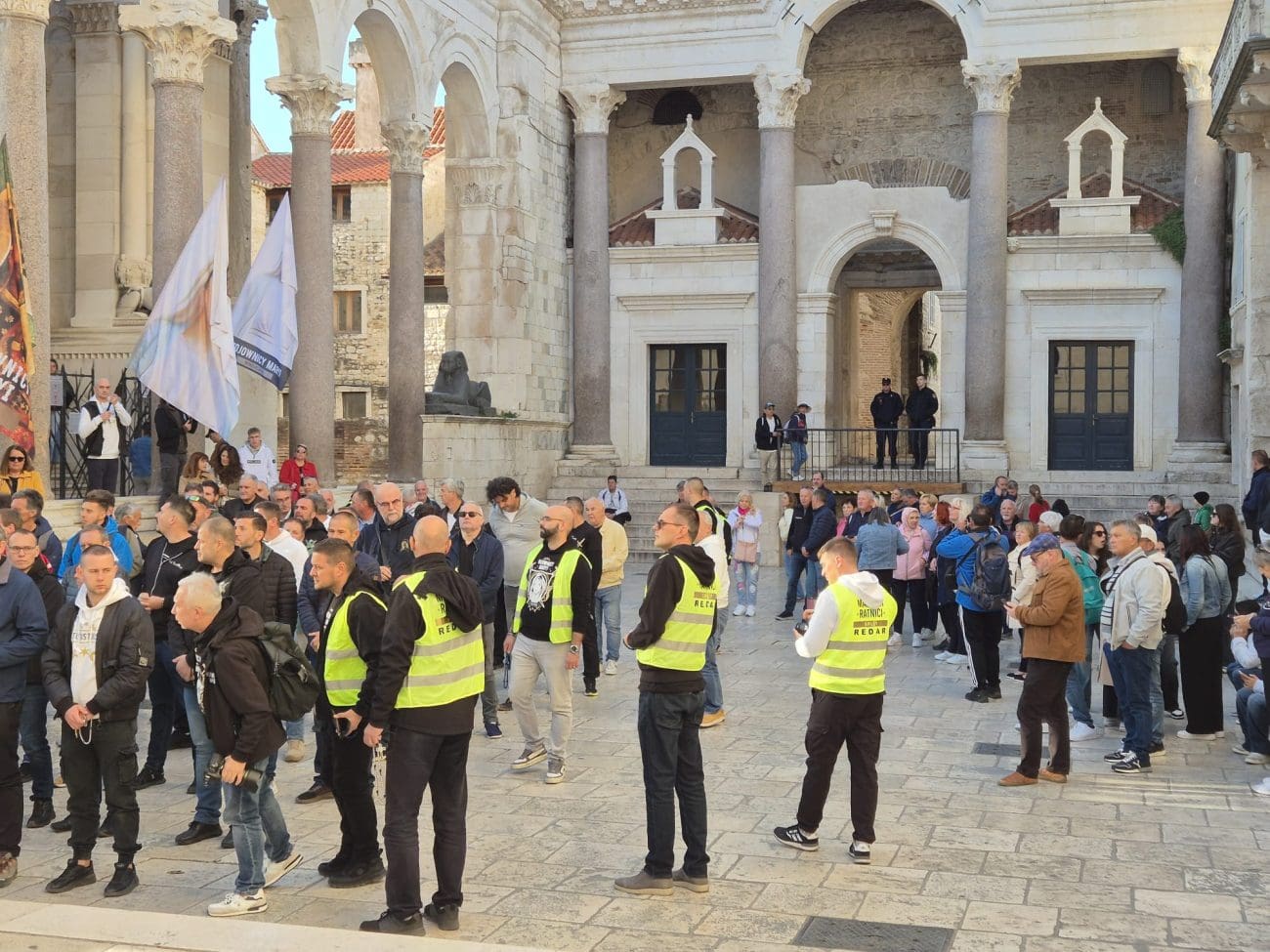 klecavci peristil  1