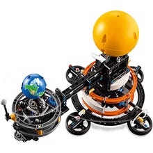 LEGO Technic Planet Zemlja i Mjesec u orbiti 42179