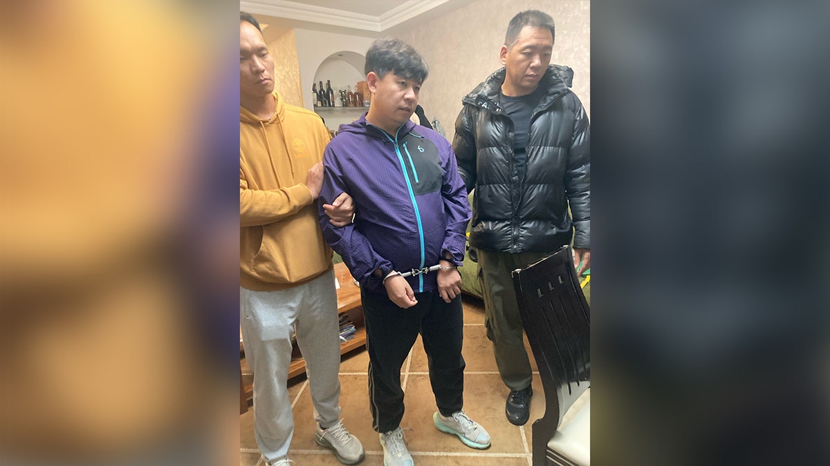 Pastor Sun Conng of Sion Church Nose lisice