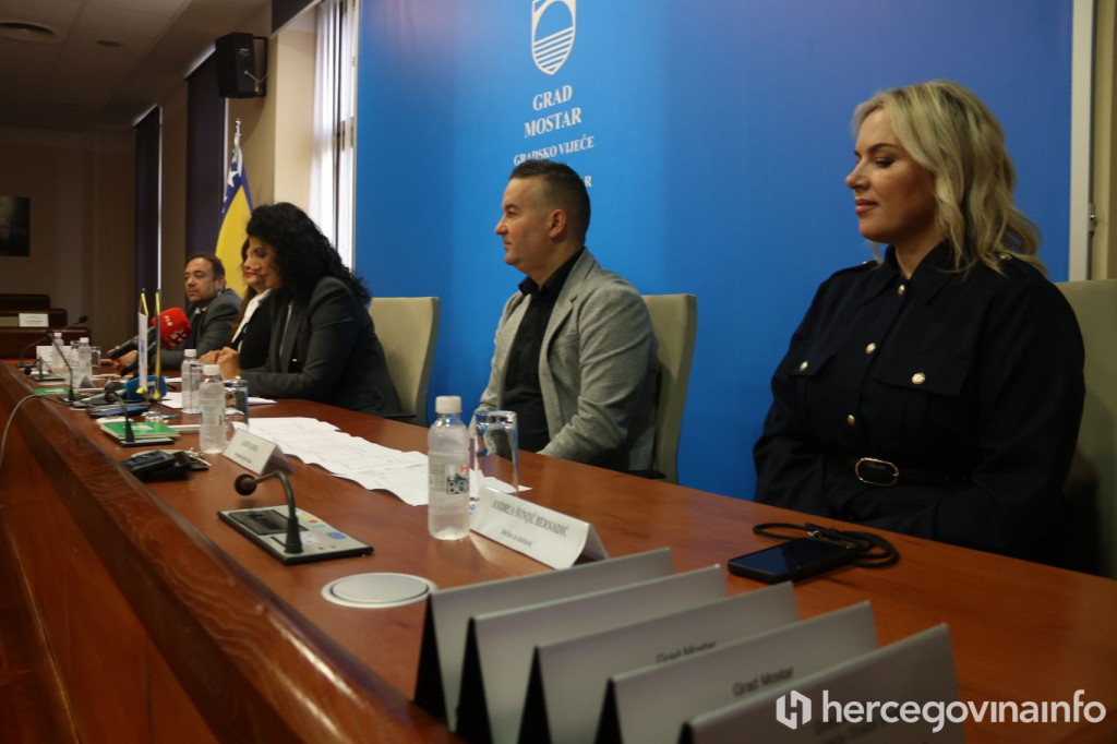 Predstavnici Grada Mostara predstavili su program Adventa i dočeka Nove 2026.