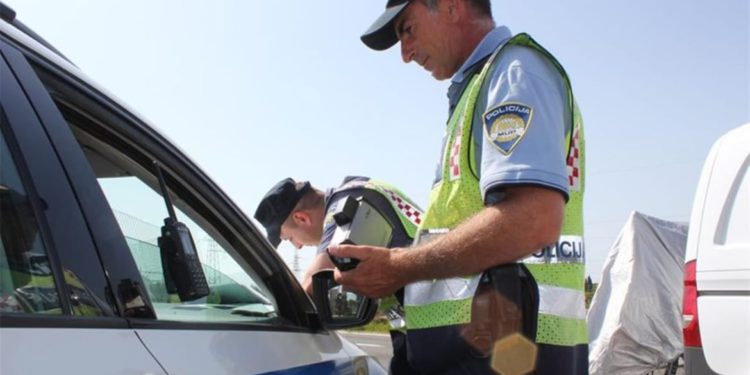 U Fažani napadnut Srbin: "Oteli su mu majicu"