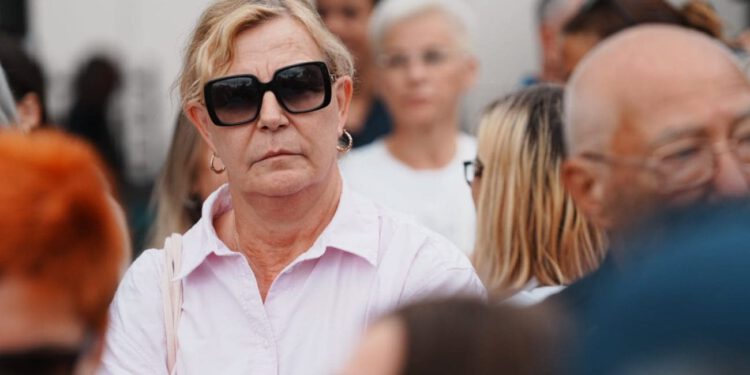 Bačvice bez hlada: Anita Birimiša prozvala gradsku vlast zbog sječe stabala u Bregovitoj ulici