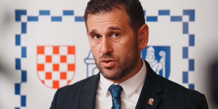 Šuta je ovim udrugama, društvima i zajednicama dodijelio gotovo 40.000 eura. Evo popisa