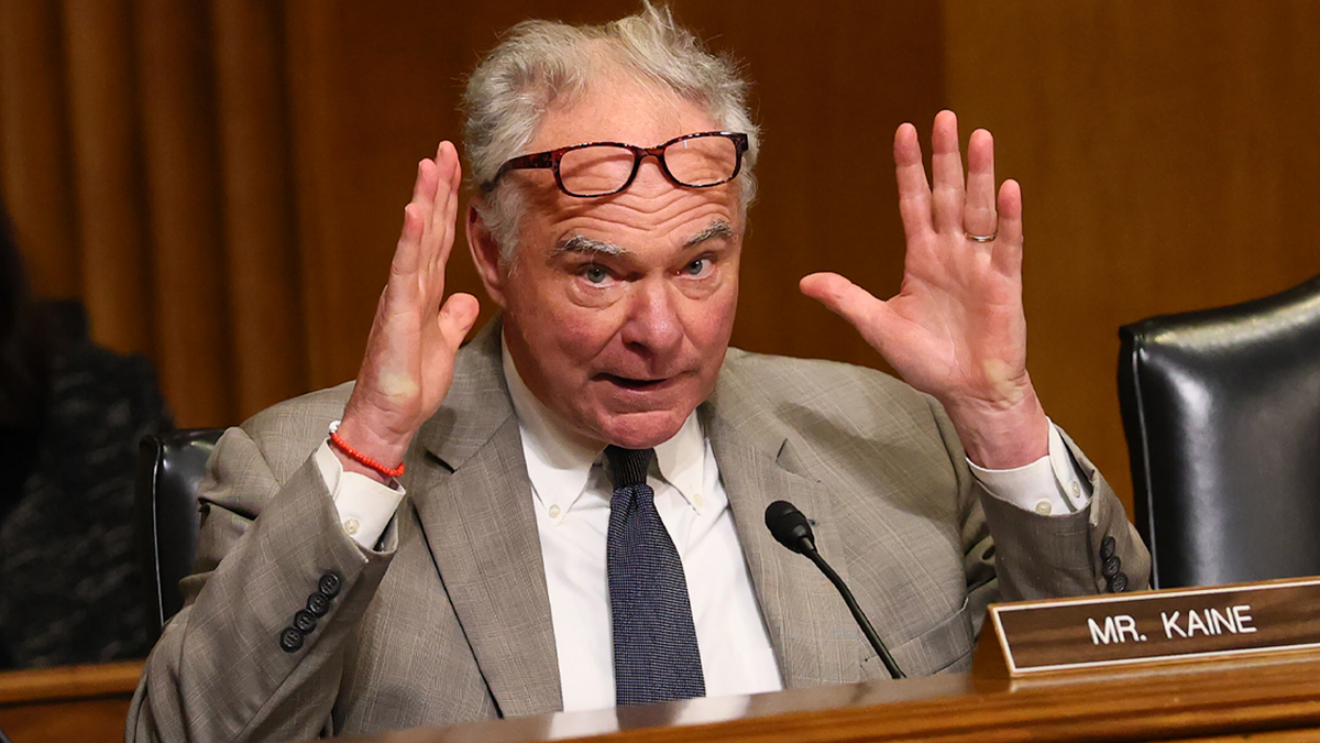 Tim Kaine govori