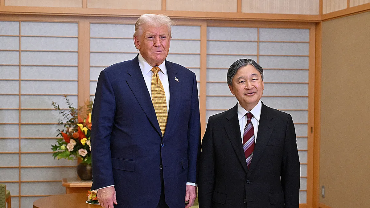 Trump i car Naruhito se smiješe