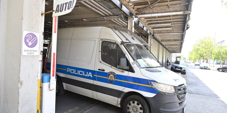 USKOK u novoj akciji: U Zagrebu uhićen poznati odvjetnik, u Osijeku ‘pao’ poduzetnik
