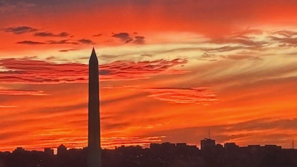 Washington, DC Sunset u utorak, 30. rujna 2025