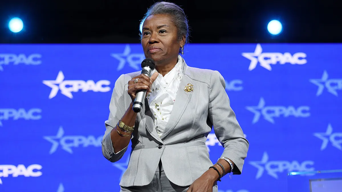 Winsome-Earle Sears govori na događaju kampanje