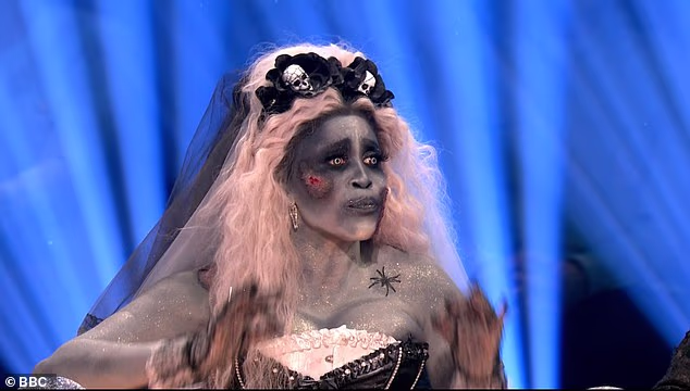 Vicky je ostala dirnuta Motsijevim komentarom, koji ju je rasplakao pred okupljenima