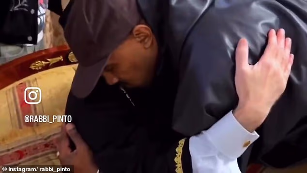 Njihova je razmjena završila zagrljajem, a Pinto je rekao Yeu da ako doista žali zbog svog ponašanja u prošlosti, ima moć ispraviti stvari - naizgled mu nudeći oprost za njegovu povijest antisemitskih primjedbi