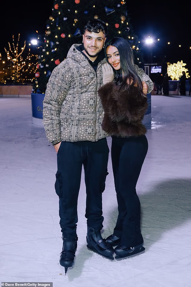 Peterov sin Junior Andre također je prisustvovao sa svojom djevojkom Jasmine Orr