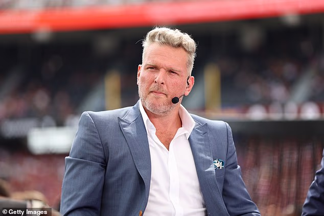 Voditelj ESPN-a Pat McAfee iznio je vijest u svojoj emisiji i iznio detalje svoje prisutnosti