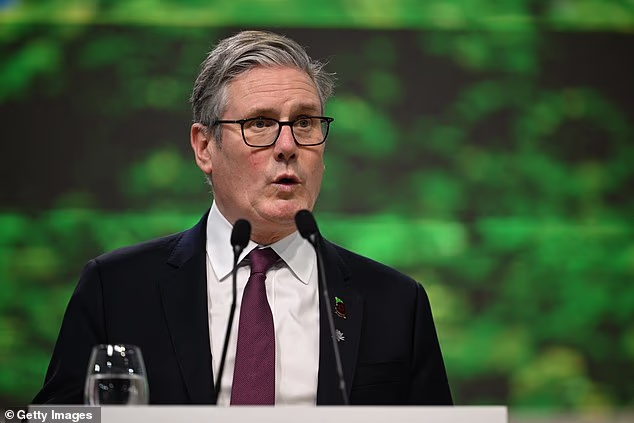 Carragher je također podržao Laburističku stranku unatoč nedavnim teškim kritikama