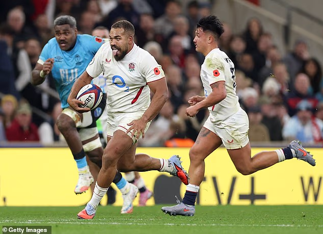 A ja bih izabrao Olliea Lawrencea (lijevo) u toj ulozi protiv All Blacksa