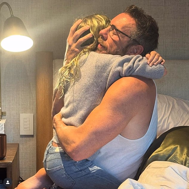 Bell se nedavno našla optužena za neosjetljivost nakon što se interna šala o muškarcima koji ubijaju svoje žene poklopila s Mjesecom podizanja svijesti o obiteljskom nasilju