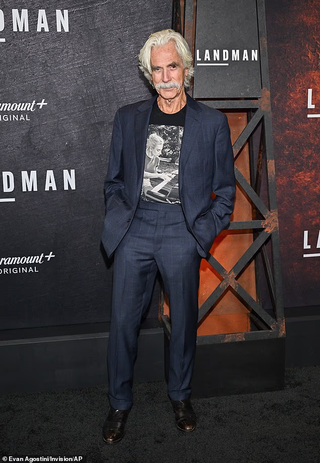 Također je glamurirao na Landman svečanostima Sam Elliott, koji je nosio svoj prepoznatljivi bijeli brk s plavim odijelom preko crne grafičke majice