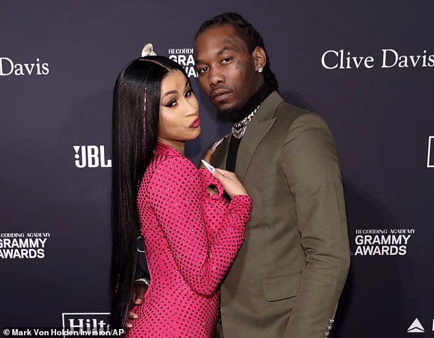 Tijekom pojavljivanja u The Breakfast Clubu u rujnu, Cardi B je izvijestila o svom razvodu od Offseta; bivši par viđen 2020