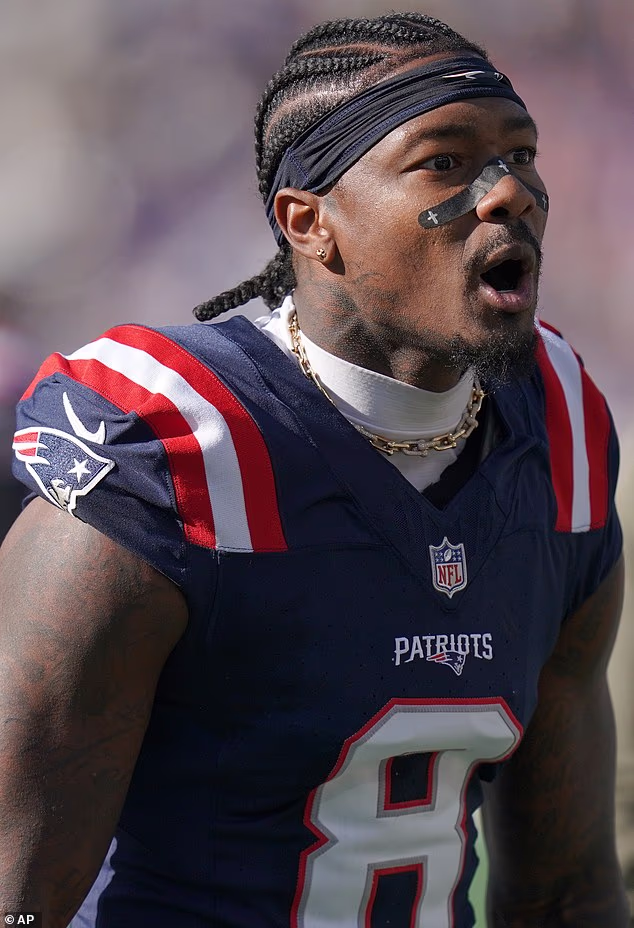 Zvijezda je dala uvid u svoj odnos sa sportašem i dodala: 'Ja i moj muškarac smo jedna drugoj velika podrška'; Stefon viđen ranije ovog mjeseca na stadionu Gillette