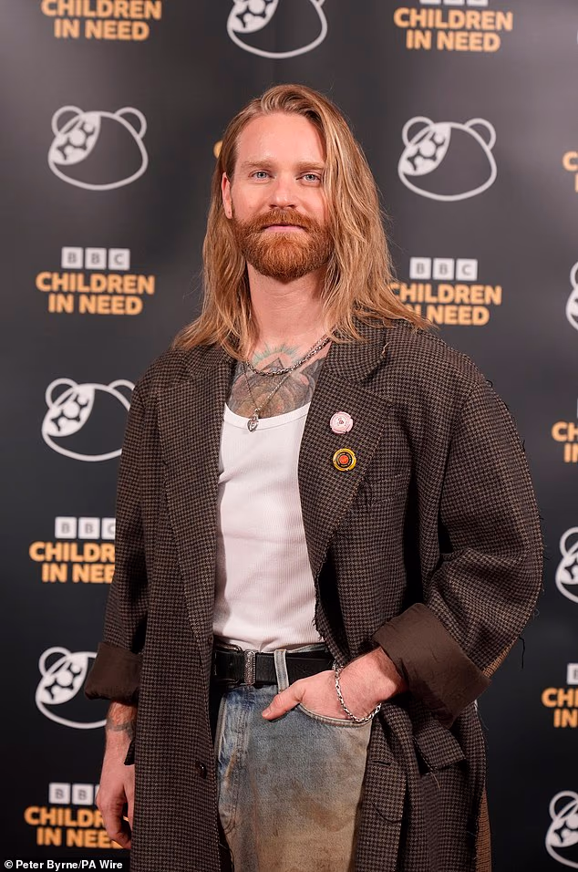 Eurovizijska zvijezda Sam Ryder snimio je kad je stigao uoči teletona koji će večeras u 19 sati uživo na BBC One