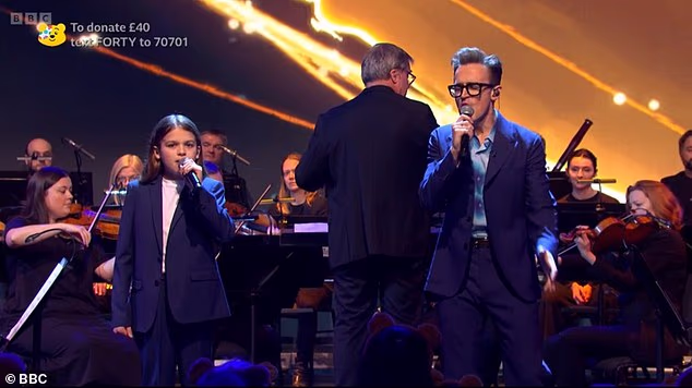 Nakon što je oduševio gledatelje svojom emotivnom izvedbom, Buzz nije mogao biti ponosniji na svog oca dok je blistao dok je pričao o njemu