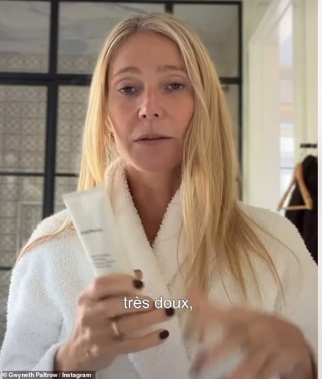 Mama dvoje djece ranije je ispričala o šest stvari koje radi svako jutro, poput struganja jezikom