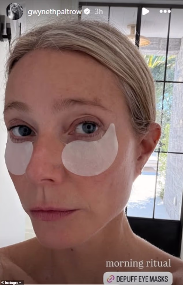 Zvijezda je svoje opuštajuće jutro započela Lift + Depuff maskom za oči svog brenda Goop Beauty. Prema službenoj stranici, cijena paketa od 30 maski trenutno je 125 dolara