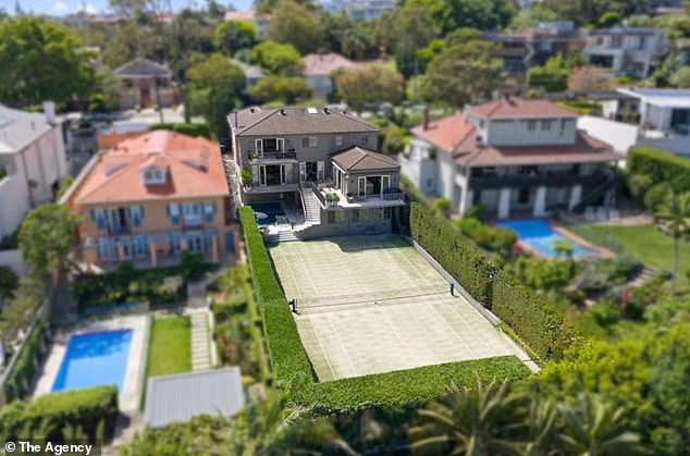 Clarkeova novokupljena kuća u Vaucluseu proteže se na tri razine s velikim životnim prostorom i više od 1000 četvornih metara zemlje