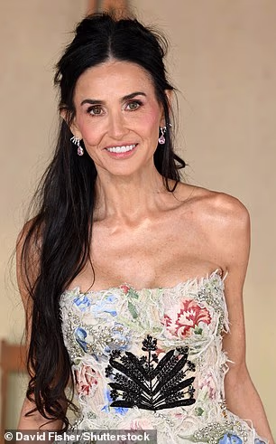 Demi slikana na premijeri