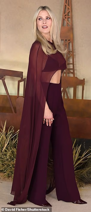 Izložila je raskošnu izložbu u dvodijelnoj