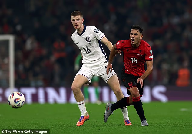 Veznjak Crystal Palacea izdržao je nešto više od sat vremena prije nego što je povučen za Elliota Andersona