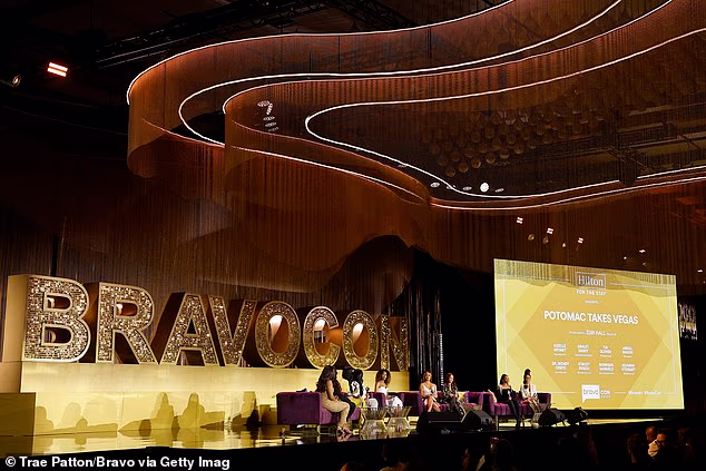 Glumačka ekipa Real Housewives of Potomac predstavljena je u segmentu na BravoConu u petak