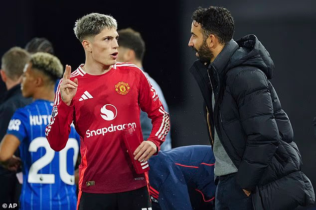 Garnacho je bio dio 'odreda bombi' Rubena Amorima u Unitedu i posvađao se s navijačima