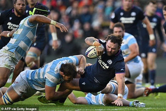 Ewan Ashman pogađa u drugom pokušaju Škotske, ali stvari su nakon toga krenule naopako