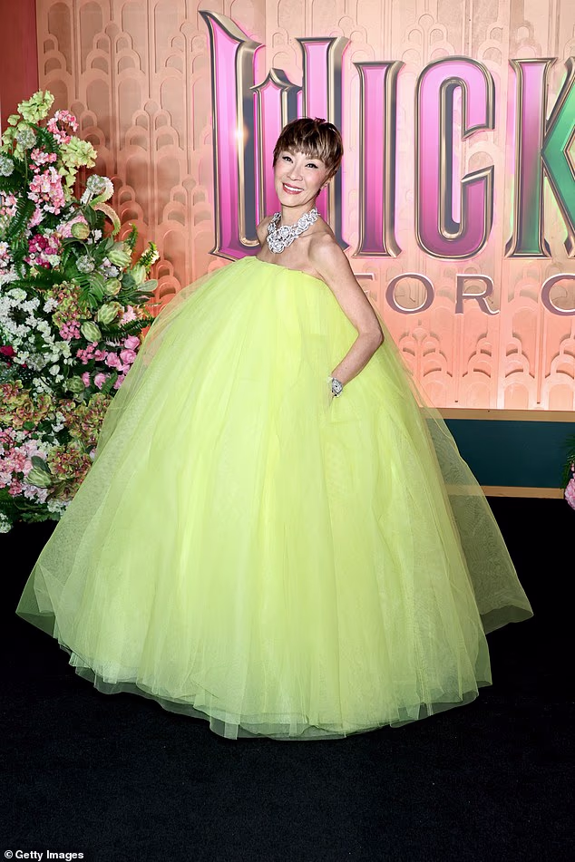 Malezijska glumica pokazala je jedinstven izgled iz različitih kuteva