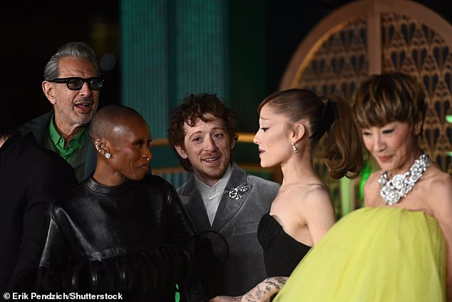 Oboje su viđeni kako se smiješe