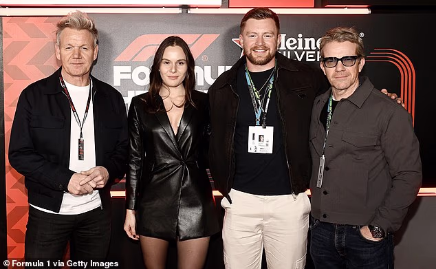 Olimpijski plivač (30) zaručen je za kćer slavnog kuhara Holly (25), a par bi se uskoro trebao vjenčati (Gordon, Holly i Adam viđeni su zajedno 2024.)