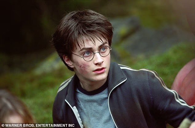 Glumac, 36, poznat je po glavnoj ulozi u filmskoj franšizi adaptiranoj prema romanima JK Rowling (na slici u Harryju Potteru i zatvoreniku iz Azkabana, 2004.)