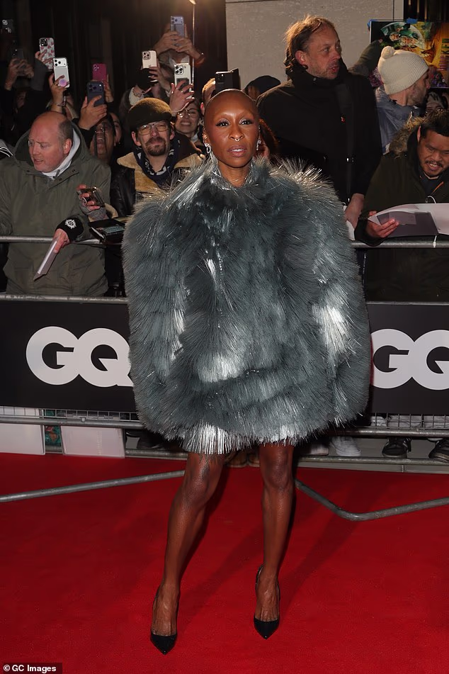 Na dodjeli GQ nagrada prethodne noći Cynthia nije pokazivala znakove jet-laga, unatoč tome što je bila u New Yorku samo 24 sata ranije