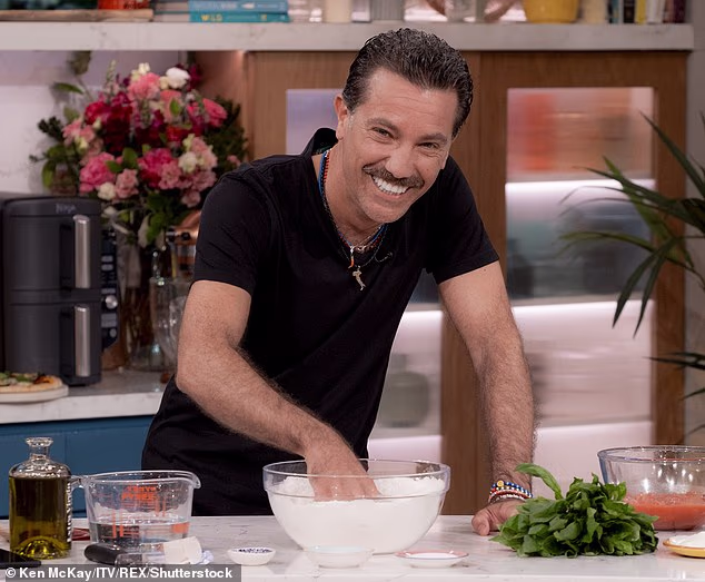 Ali sada u novoj istrazi vijesti ITV-a tvrdi se da je Gino ostavio svoju ekipu 'u strahu', ali šefovi nisu intervenirali jer je kuhar 'donio novac' (na slici 2024.)