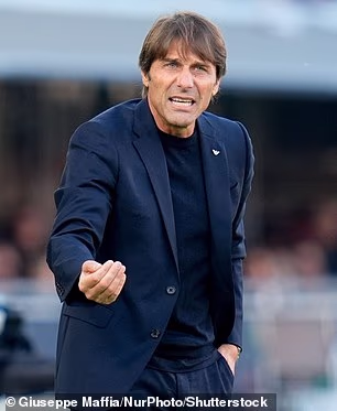 Bivši šef Spursa sada ima impresivnu kosu